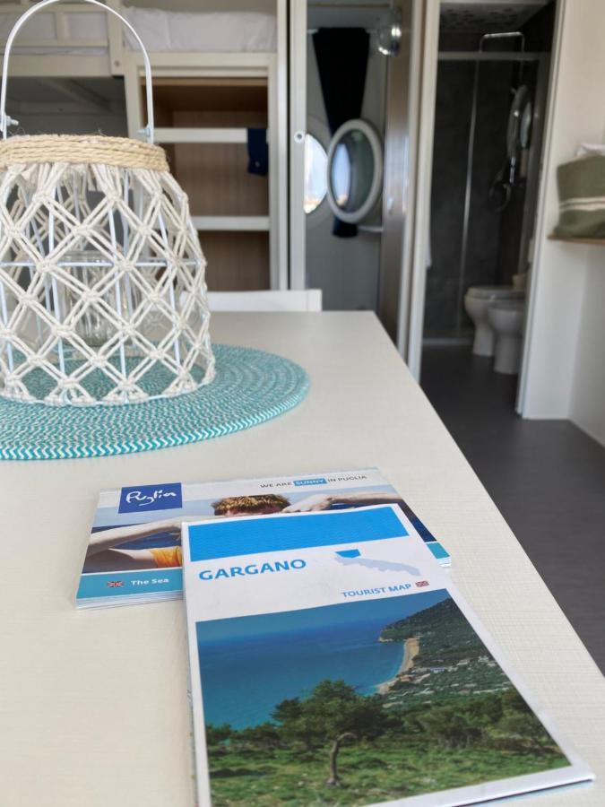 Marina Del Gargano Houseboat Hotel Manfredonia Exterior photo