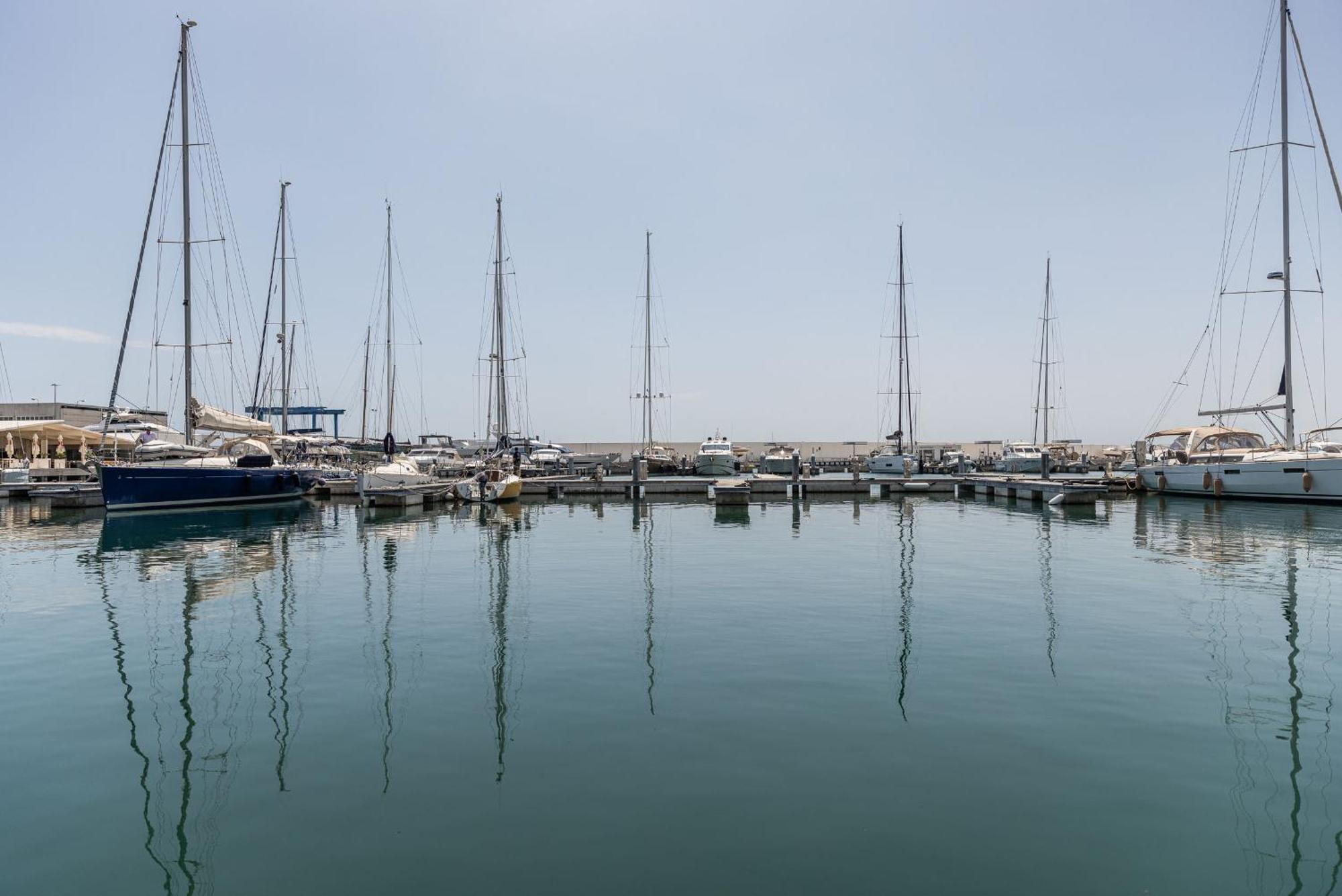 Marina Del Gargano Houseboat Hotel Manfredonia Exterior photo